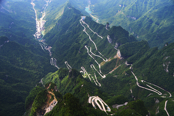 99 curve di montagna Tianmen