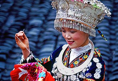 Tour di minoranze etniche