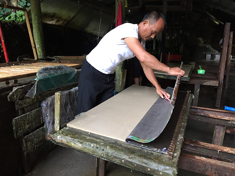 l’arte della fabbricazione della carta di Guizhou