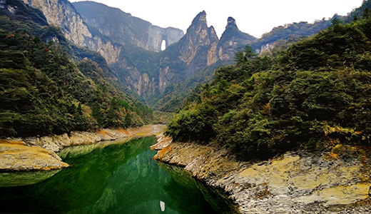 Go under the skin of attractions