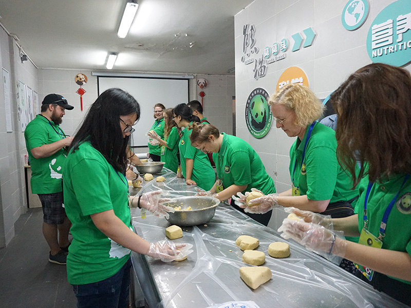 Fare torta per i panda